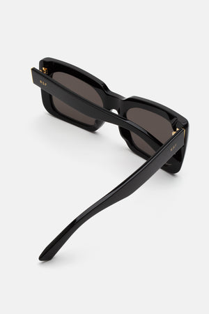 Senta Black — 3