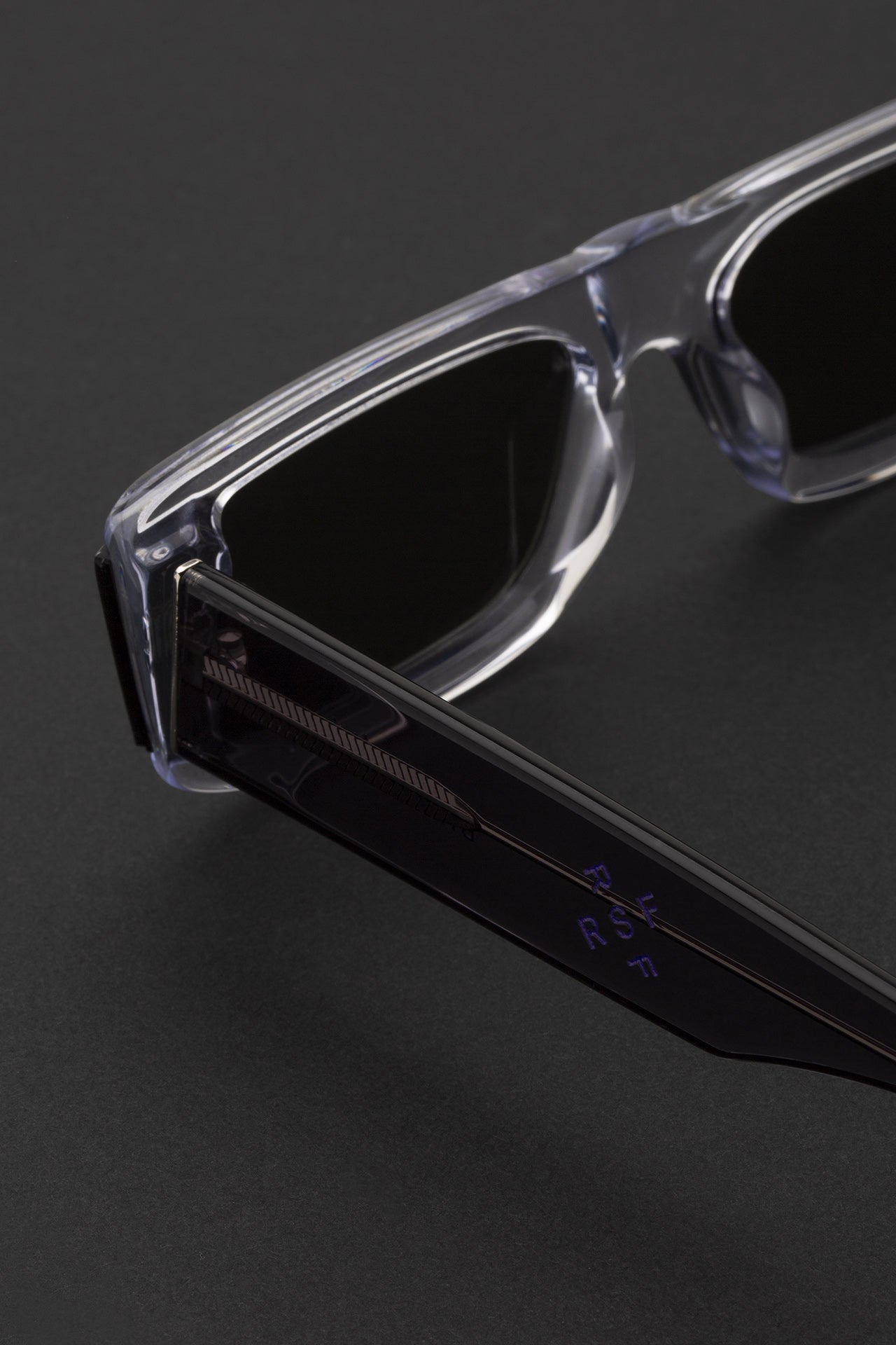 Issimo Black LE FORM