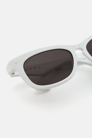 Isamu Solid White — 3