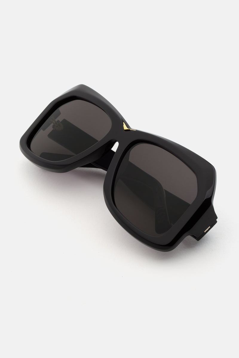 Tiznit Black