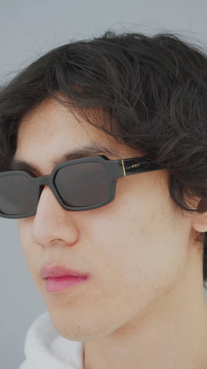 Carino Black — video 1