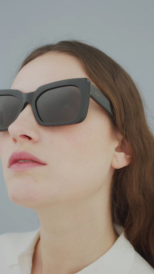 Senta Black — video 1